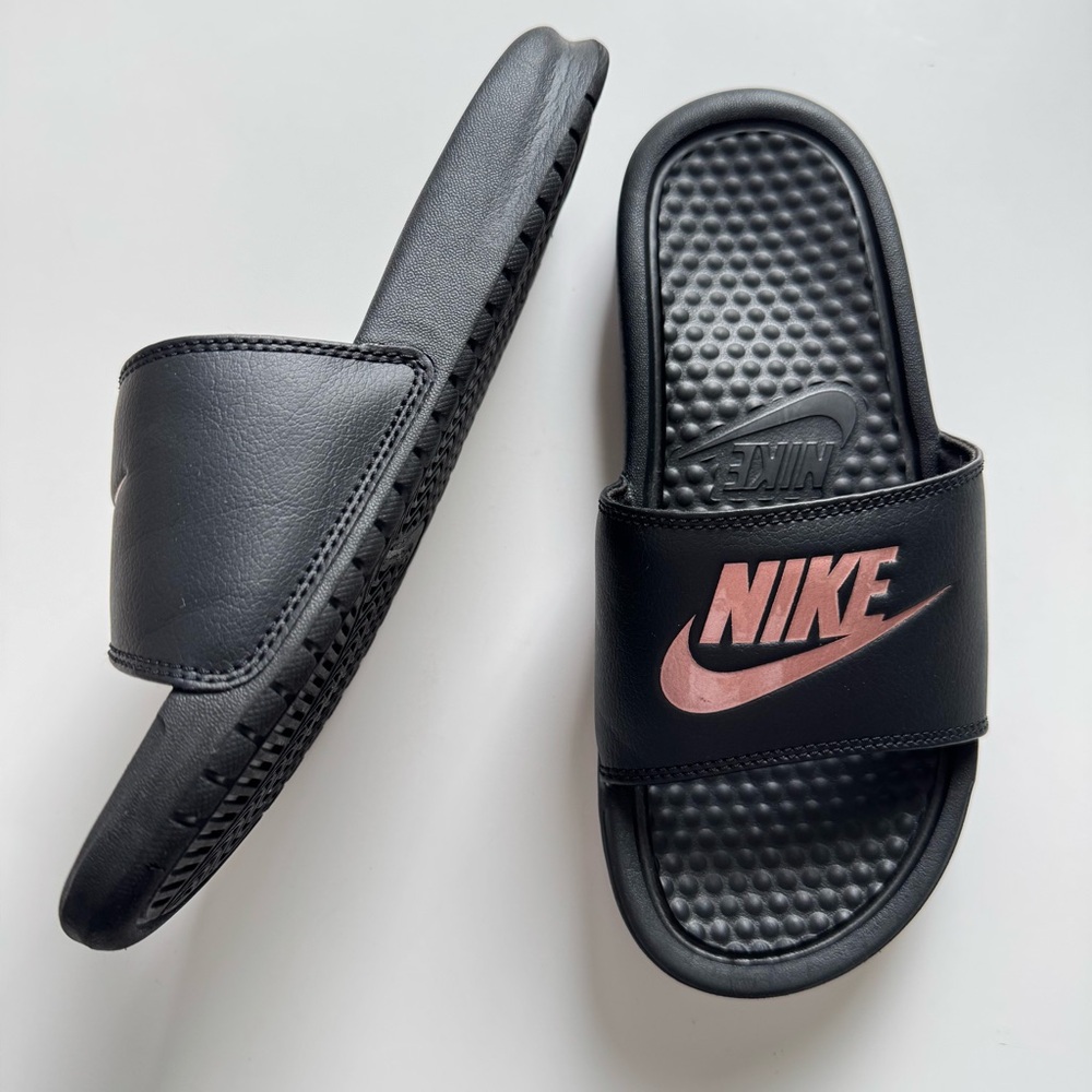 Women's Nike Benassi Jdi Sandal Black/Vivid Pink, Black/Rose Gold. Size: 5. - Picture 2 of 8